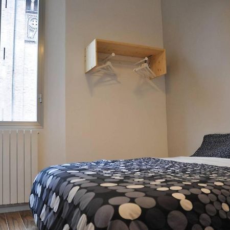 Camera E Bagno Privato A 3 Minuti Dalla Stazione Bed and Breakfast Bolonia Exterior foto